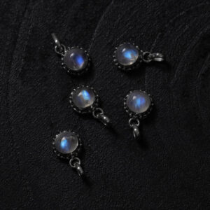 Silver round moonstone pendant