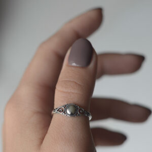 Bague basique en argent au style vintage